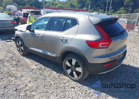 2022 Volvo Xc40 T5 Momentum z USA, uszkodzony, nr VIN YV4162UK4N2735471